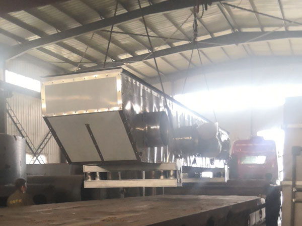 Vibrating fluidized bed dryer